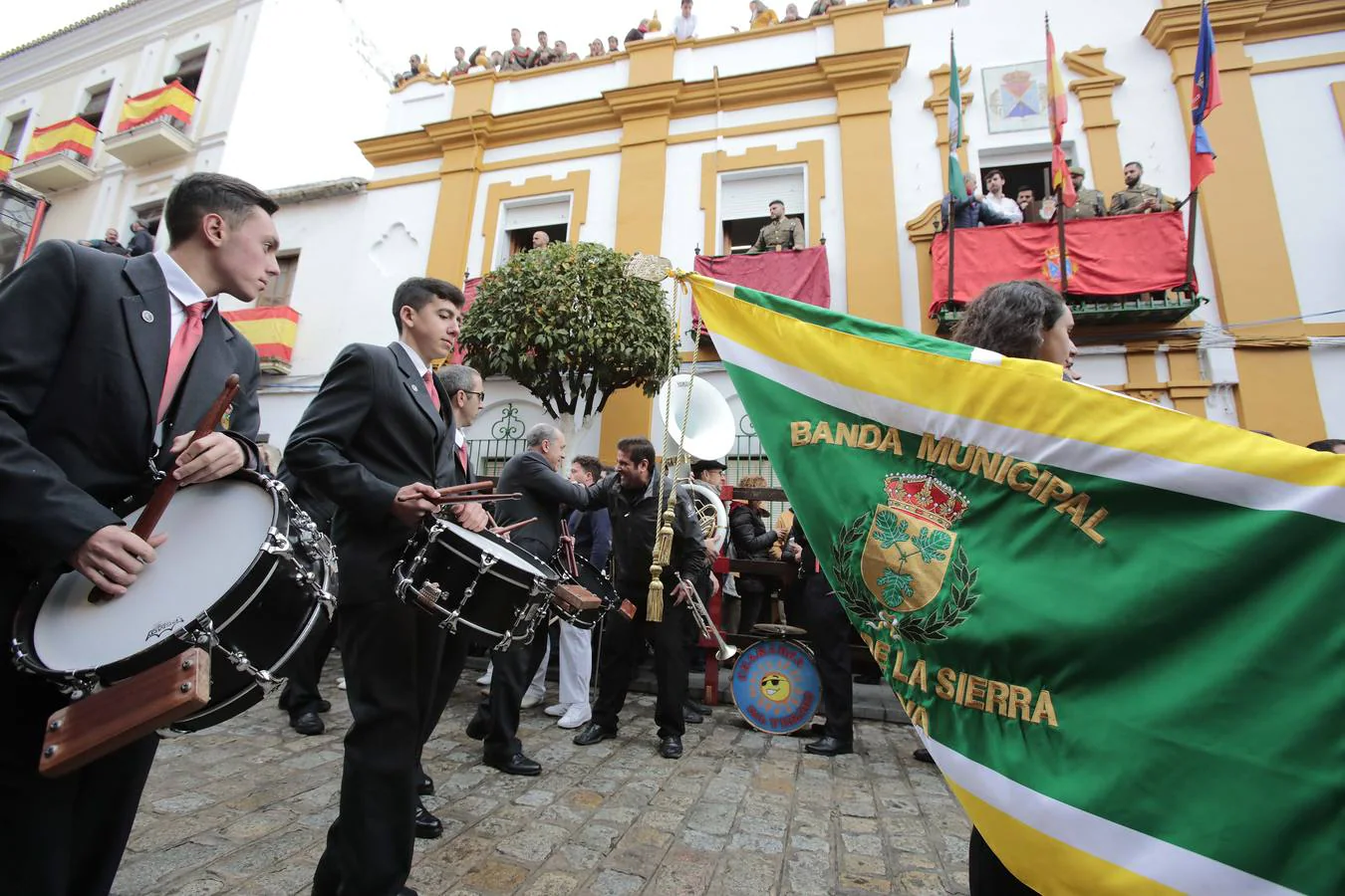 Toros: 20.000 personas disfrutan del encierro «sanferminero» de La Puebla del Río